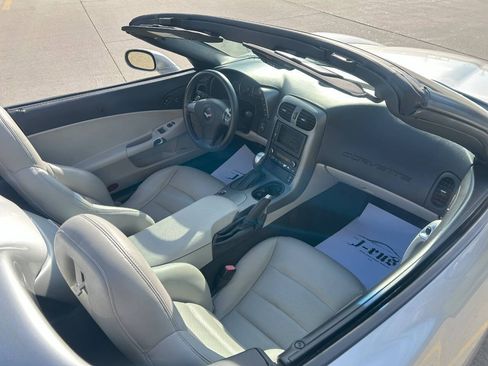 Used 2007 Chevrolet Corvette Convertible w/ Preferred Equipment Group image 38