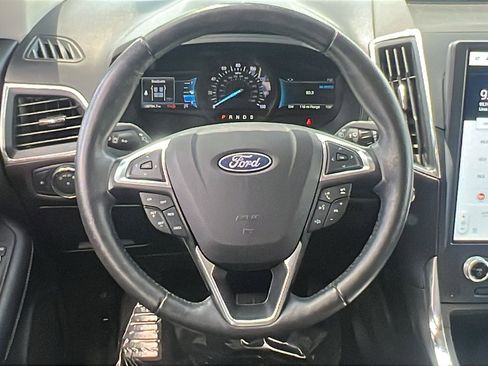 Used 2022 Ford Edge Titanium image 22