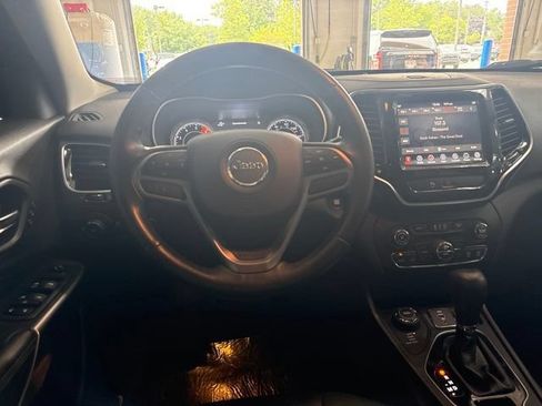 Used 2019 Jeep Cherokee Limited AWD/4WD image 20