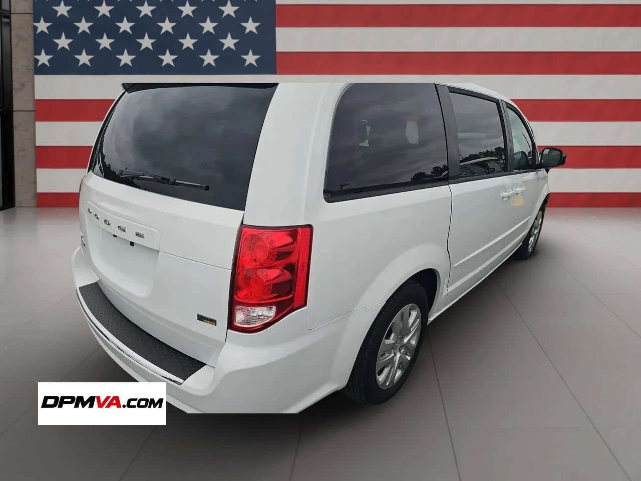 Used 2016 Dodge Grand Caravan SE w/ Quick Order Package 29E SE FWD image 3