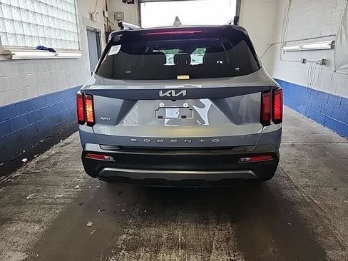 Used 2022 Kia Sorento S w/ Panoramic Sunroof Package AWD/4WD image 4