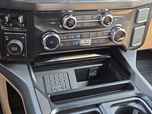 New 2026 Ford F250 Lariat w/ Lariat Premium Package AWD/4WD image 28
