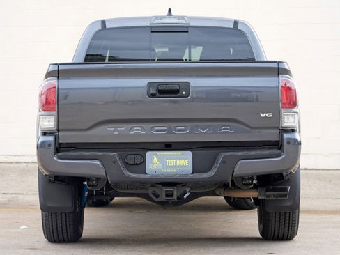 Used 2021 Toyota Tacoma TRD Sport w/ Technology Package RWD image 10