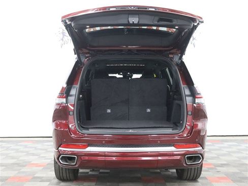 Used 2023 Jeep Grand Cherokee L Summit w/ Advanced Protech Group IV AWD/4WD image 6