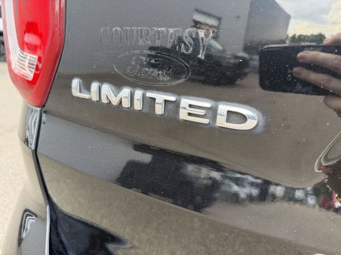 Used 2017 Ford Explorer Limited FWD image 26