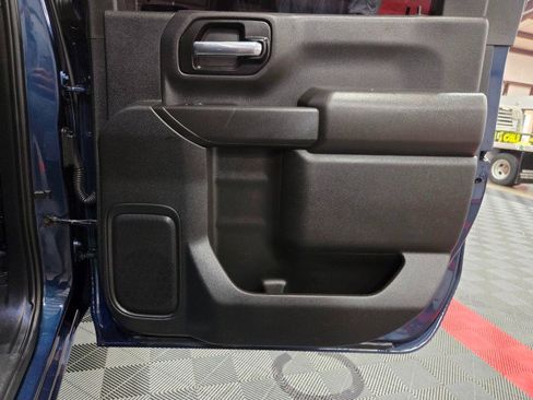 Used 2022 Chevrolet Silverado 2500 LT w/ Convenience Package image 37