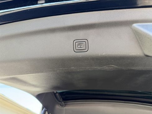 Used 2023 GMC Yukon XL Denali image 28