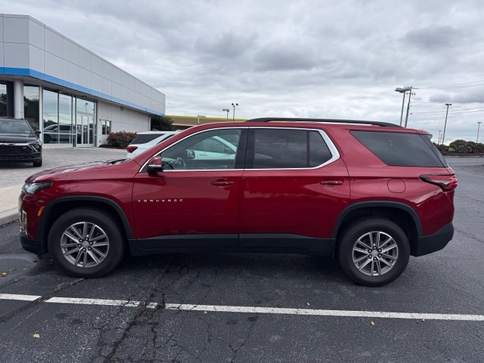 Certified 2024 Chevrolet Traverse LT w/ LPO, Floor Liner Package AWD/4WD image 5