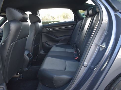 Used 2019 Honda Accord Sport image 18