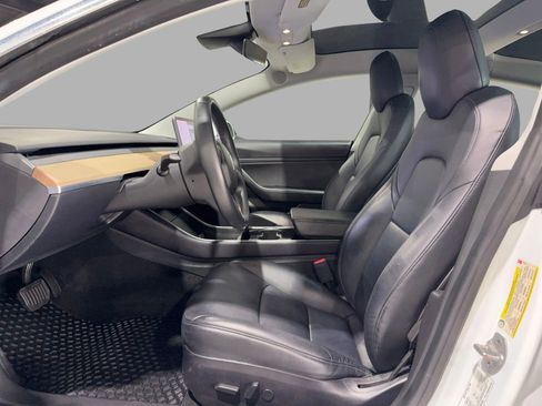 Used 2019 Tesla Model 3 Standard Range image 16