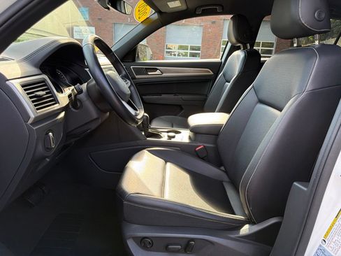 Used 2020 Volkswagen Atlas Cross Sport SE AWD/4WD image 15