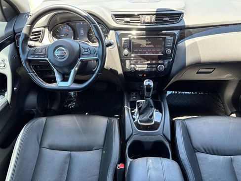 Used 2021 Nissan Rogue Sport SL w/ Premium Package FWD image 12