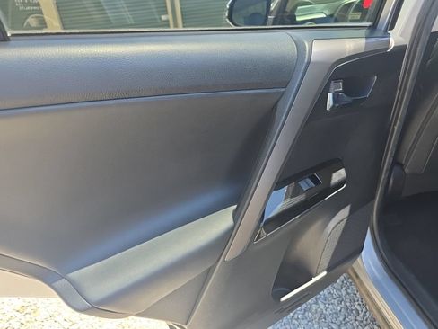 Used 2016 Toyota RAV4 Limited AWD/4WD image 15