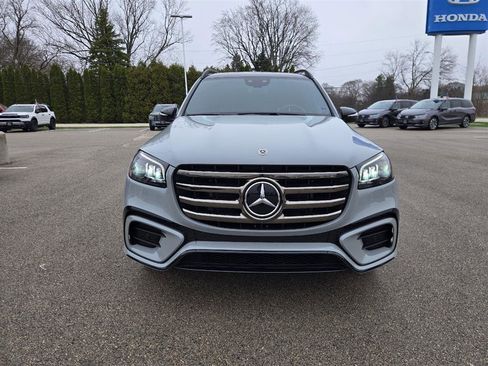 Used 2024 Mercedes-Benz GLS 450 4MATIC image 2