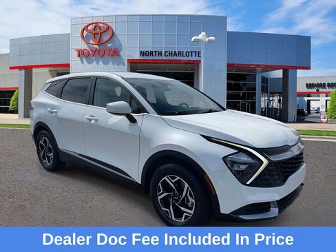 Used 2023 Kia Sportage LX FWD image 1