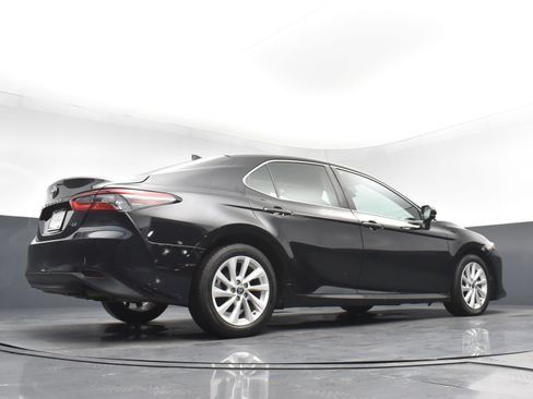 Used 2021 Toyota Camry LE FWD image 26