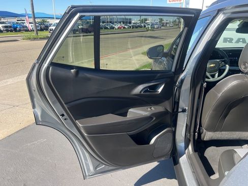 Used 2025 Chevrolet Trax LT image 26