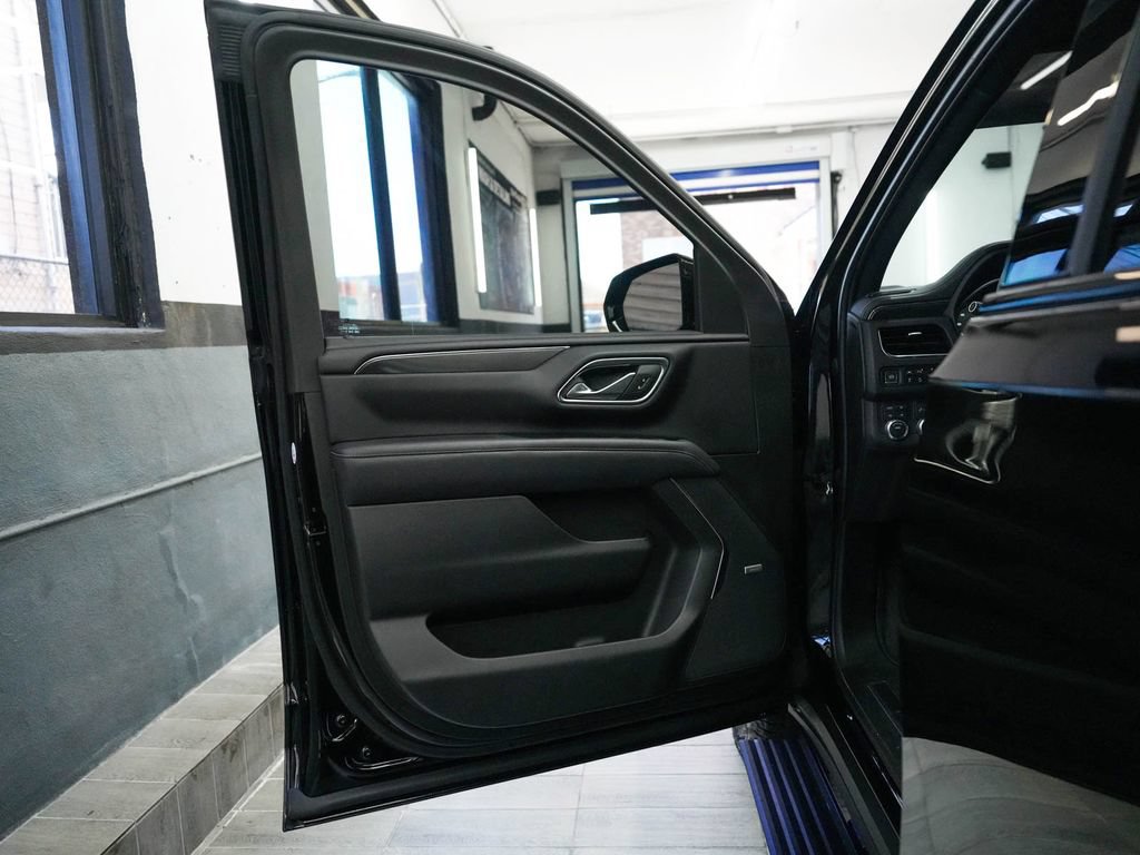Used 2023 GMC Yukon AT4 AWD/4WD image 10