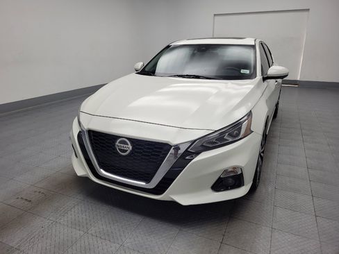 Used 2019 Nissan Altima 2.5 Platinum FWD image 15