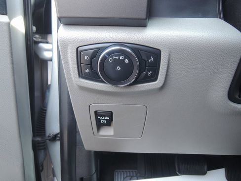 Used 2018 Ford F150 XLT image 22