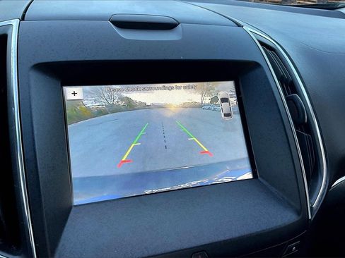 Used 2018 Ford Edge Titanium image 21