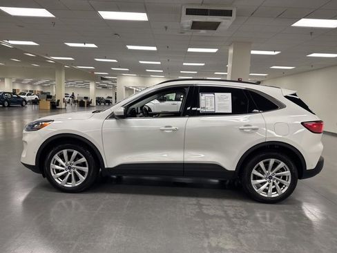 Used 2022 Ford Escape Titanium w/ Titanium Elite Package image 4