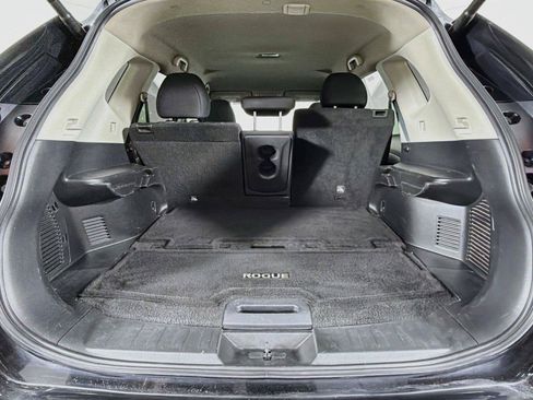 Used 2018 Nissan Rogue SV AWD/4WD image 14