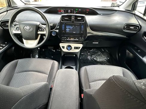 Used 2017 Toyota Prius Two image 12