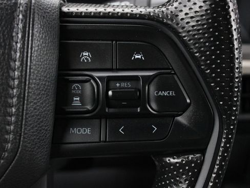 Used 2025 Toyota Tacoma SR5 AWD/4WD image 27