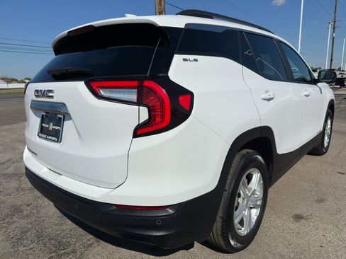 Used 2023 GMC Terrain SLE w/ Driver Convenience Package image 10