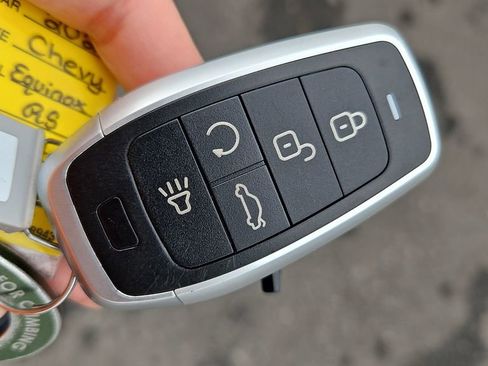 Used 2024 Chevrolet Equinox RS w/ RS Leather Package image 36