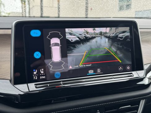Certified 2024 Volkswagen Atlas SE FWD image 24