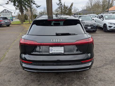Used 2021 Audi e-tron Premium w/ Convenience Plus Package image 4