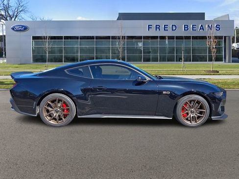 Used 2025 Ford Mustang GT Premium RWD image 9