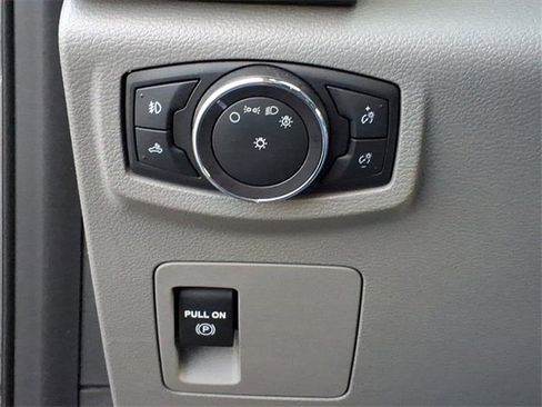 Used 2017 Ford F150 XL w/ Equipment Group 101A Mid image 8