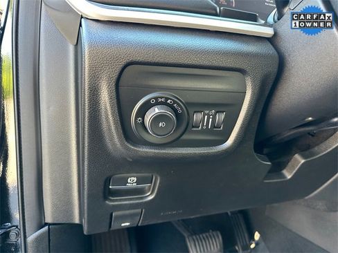 Used 2023 Jeep Grand Cherokee Limited image 21