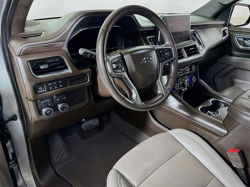 Certified 2023 Chevrolet Suburban Z71 w/ Luxury Package image 7