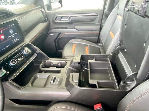 Used 2025 GMC Sierra 2500 AT4 AWD/4WD image 40