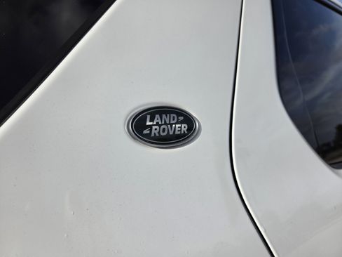 Used 2025 Land Rover Discovery Sport S image 23
