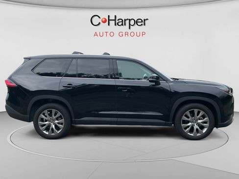 Used 2024 Toyota Grand Highlander AWD image 2