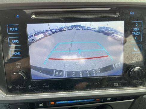 Used 2017 Toyota Tacoma TRD Off-Road w/ Premium & Technology Package image 25