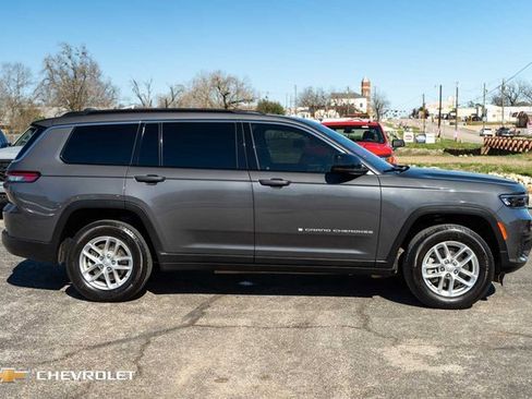 Used 2025 Jeep Grand Cherokee L Laredo w/ Luxury Tech Group I image 3