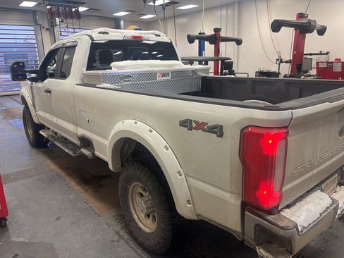 Used 2025 Ford F250 XLT image 3