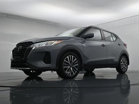 Used 2021 Nissan Kicks SV FWD image 34