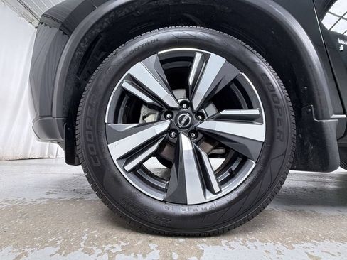 Used 2023 Nissan Rogue SL AWD/4WD image 14