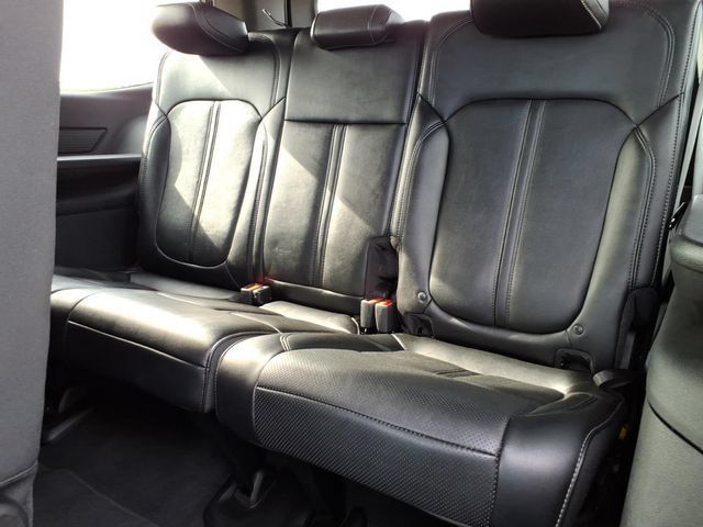 Used 2024 Jeep Wagoneer Series II w/ Flexible Seating Group RWD image 13