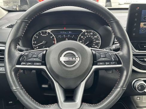 Used 2023 Nissan Altima 2.5 SR w/ SR Premium Package image 23