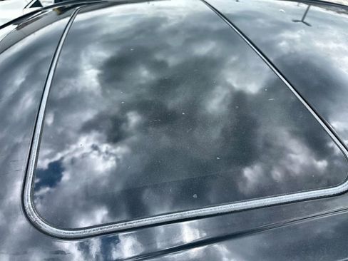 Used 2021 Toyota Camry SE w/ Convenience Package FWD image 8