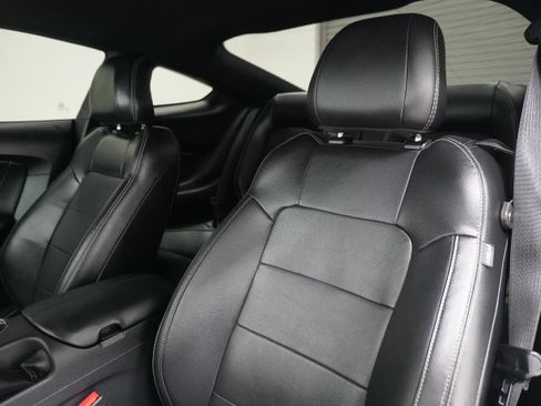 Used 2017 Ford Mustang GT Premium w/ GT Performance Package RWD image 13