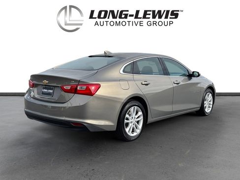 Used 2017 Chevrolet Malibu LT w/ Leather Package image 7